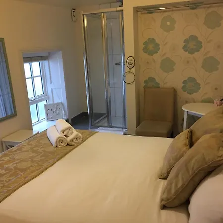 Prairie House - Boutique Townhouse Guest house